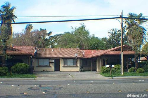 3809 Tully Road, Modesto, CA, 95356 | Card Image