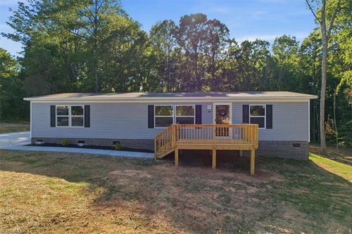 124 Kameron Ct, Madison, NC, 27025-8285 | Card Image