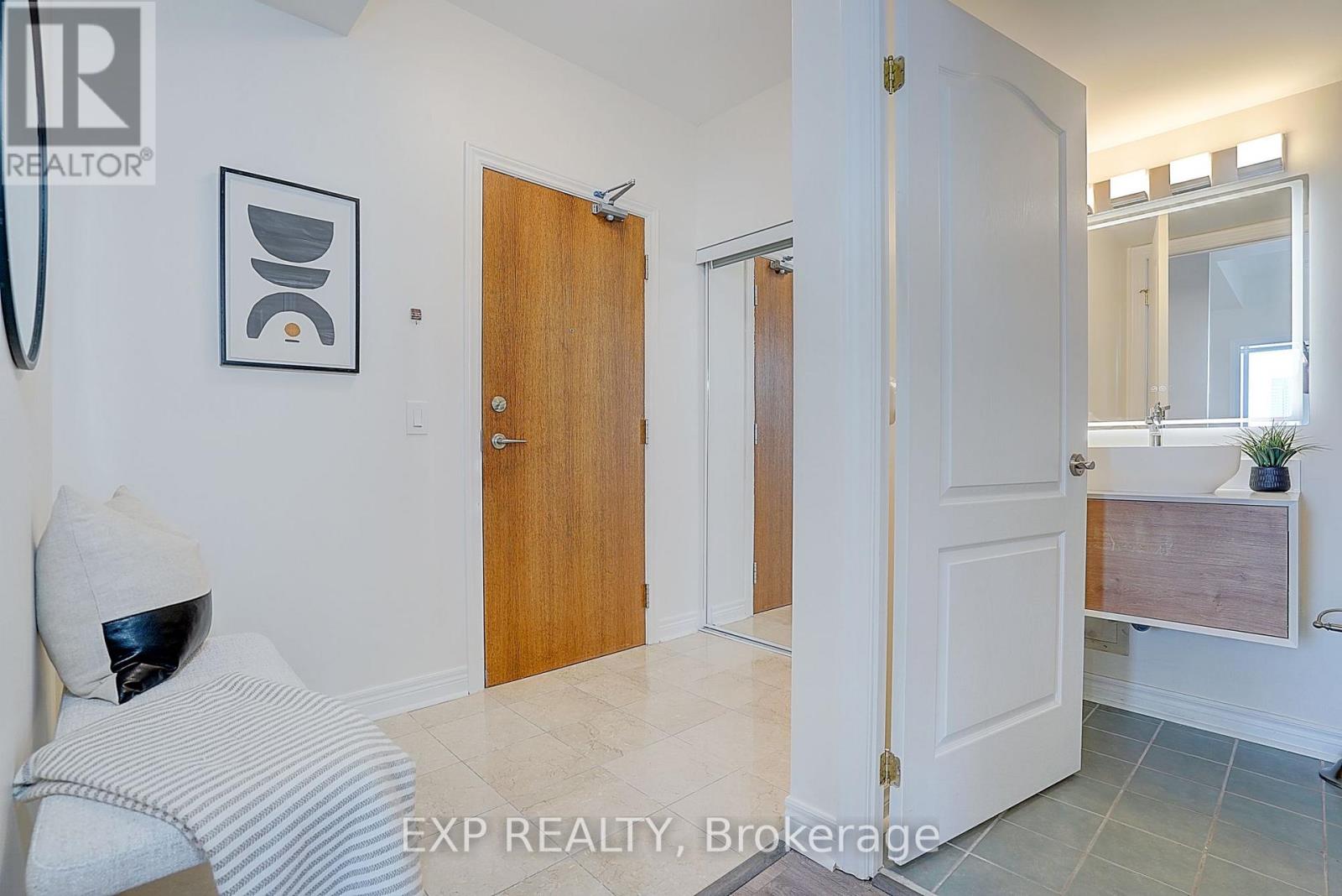 Residential in Vaughan (Beverley Glen) 3