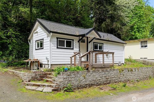 1006 Arnold Ave E, Port Orchard, WA, 98366-5016 | Card Image