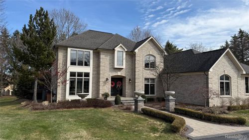 1483 Highpoint Dr, Oakland Twp, MI, 48306-1628 | Card Image