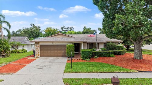 901 Tarawood Ln, VALRICO, FL, 33594-6642 | Card Image