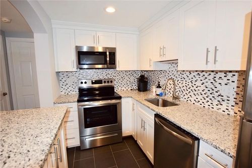 309-66 Girard Ave, Newport, RI, 02840-1167 | Card Image