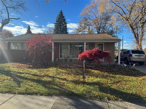 32075 Saint Annes Dr, Warren, MI, 48092-1215 | Card Image