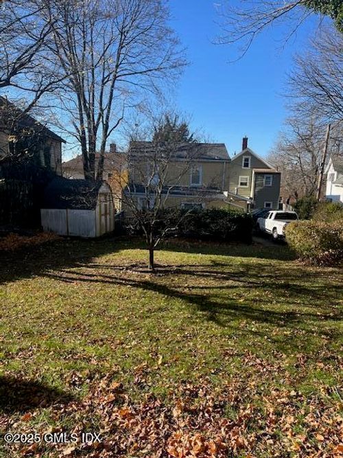 15 Henry St, Greenwich, CT, 06830-5809 | Card Image