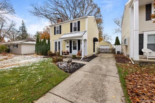 16217 Birwood Ave, Beverly Hills, MI, 48025-3343 | Card Image