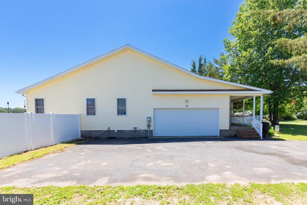 Residential in MILTON 4