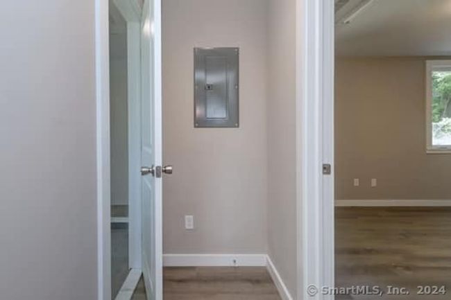 APT-4 - 32 Portland Ave, Home with 1 bedrooms, 1 bathrooms and 2 parking in Redding CT | Image 6