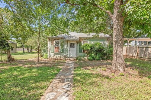 306 E College St, Fredericksburg, TX, 78624-3960 | Card Image