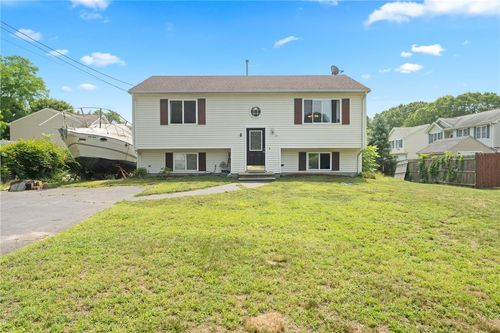 34 Pequot Ave, Warwick, RI, 02889-9111 | Card Image