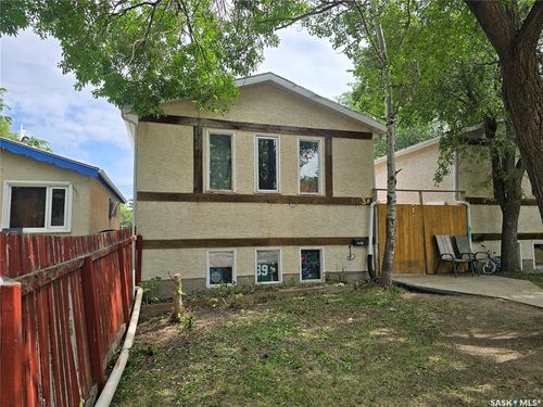 a-663 Robinson St, Regina, SK, S4T2L9 | Card Image
