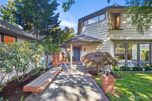 4662 95th Ave Ne, Yarrow Point, WA, 98004-1301 | Card Image