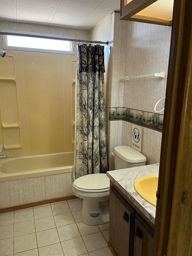 1294 Moss St, House other with 3 bedrooms, 2 bathrooms and 3 parking in Paint Rock TX | Image 14