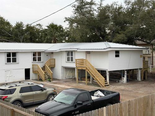 198 Medical Ave, Grand Isle, LA, 70358-9719 | Card Image