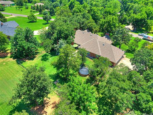 2105 Spirit Wood Ln, Edmond, OK, 73025-1717 | Card Image