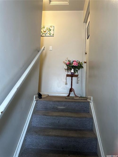 616 28th St E, Prince Albert, SK, S6V1X9 | Card Image