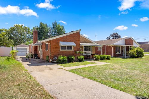 5015 Lincoln Blvd, Dearborn Heights, MI, 48125-2501 | Card Image