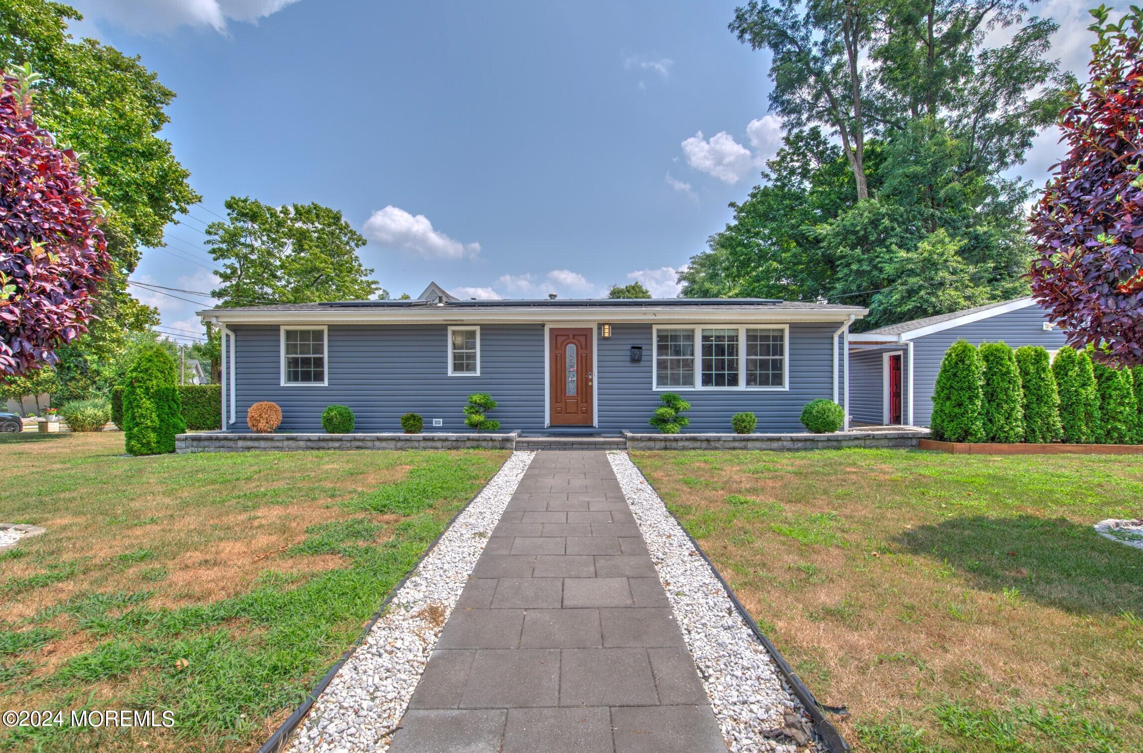 Waverly Pl, Freehold, NJ 07728
