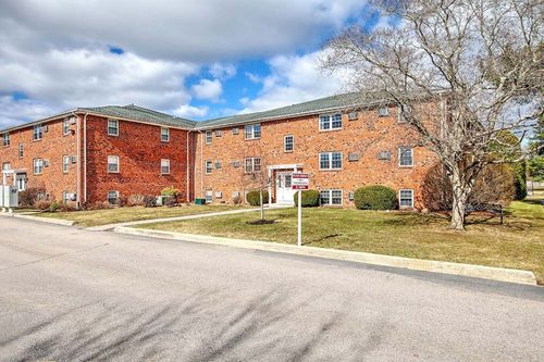 apt-a6-91 Pleasant St, Medfield, MA, 02052-2632 | Card Image