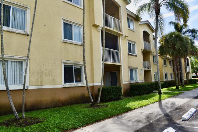 APT-111 - 2600 S University Dr, Condo with 2 bedrooms, 2 bathrooms and null parking in Davie FL | Image 11