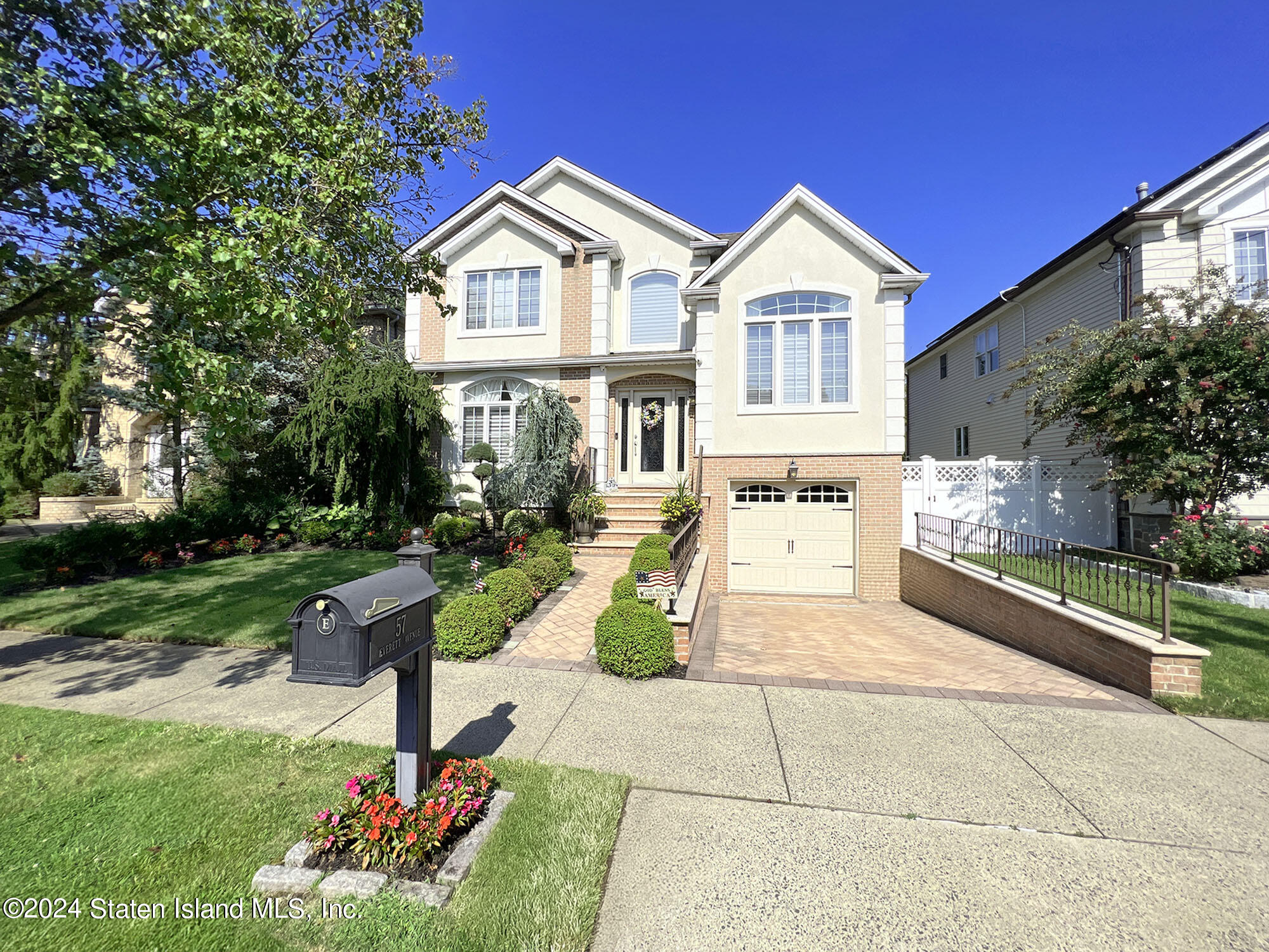 Everett Ave, Staten Island, NY 10309