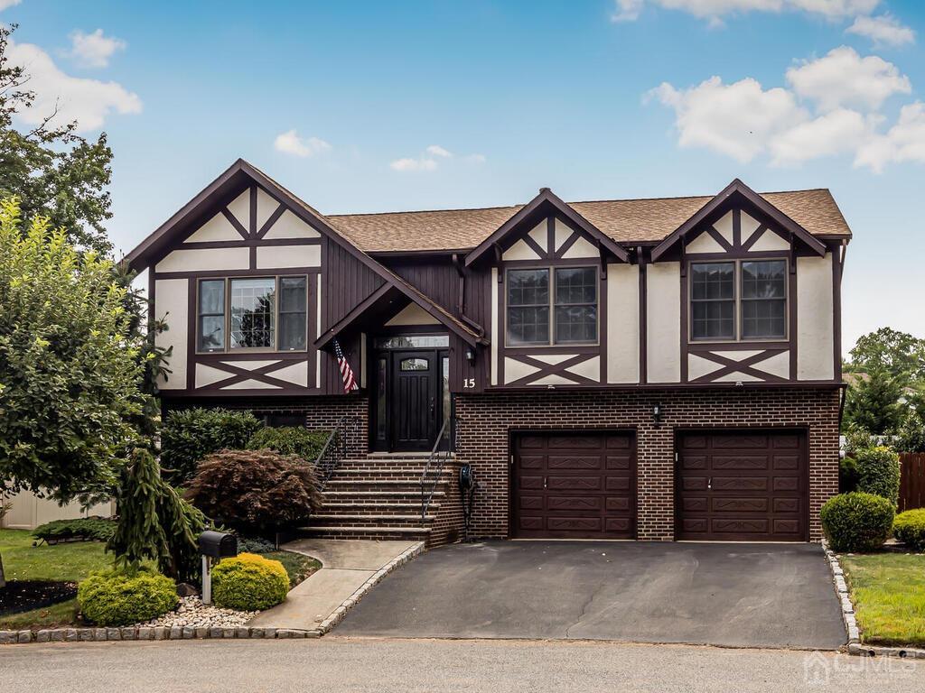 Colonial Ct, Woodbridge, NJ 07095