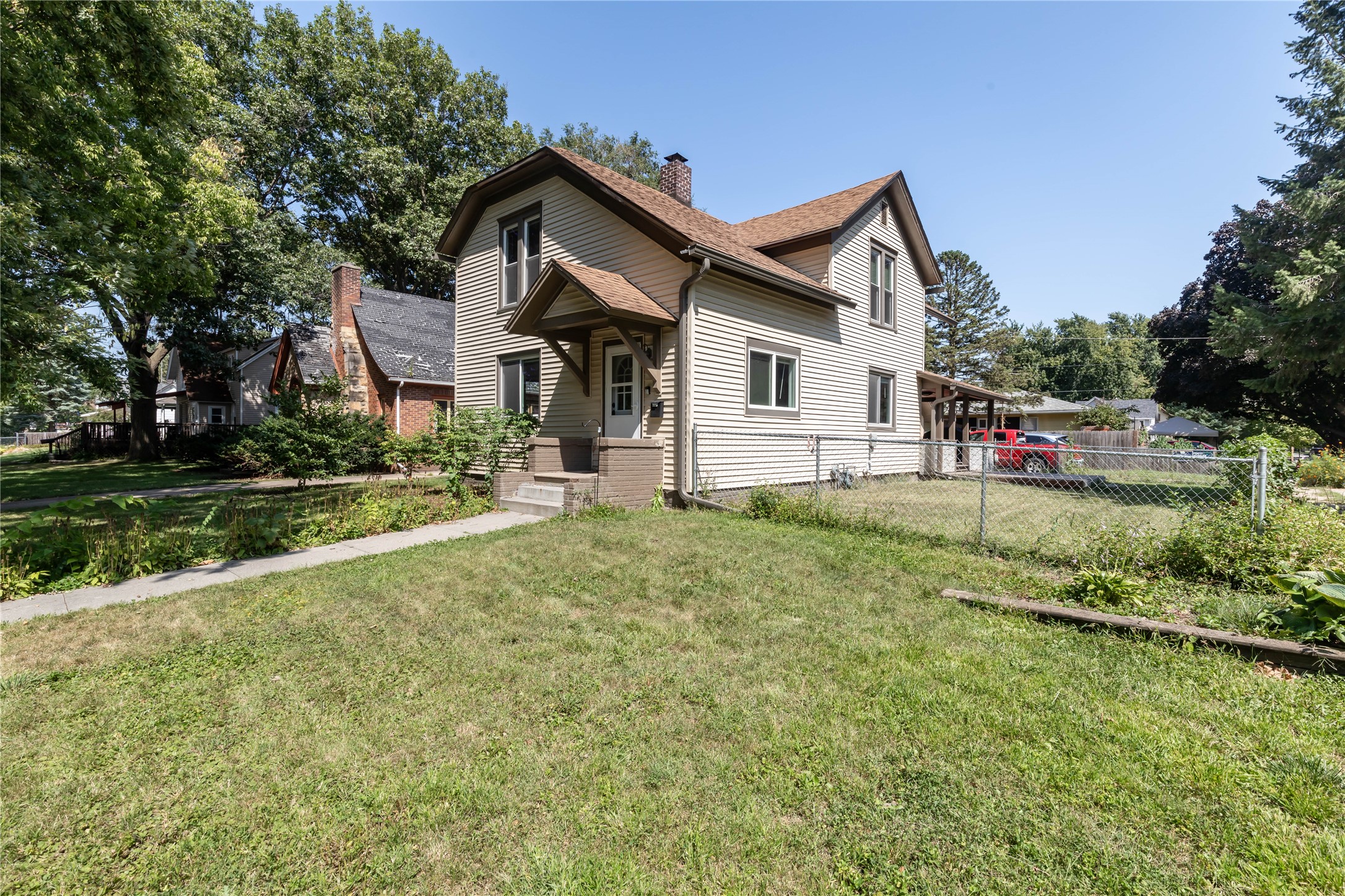 Tama St, Boone, IA 50036