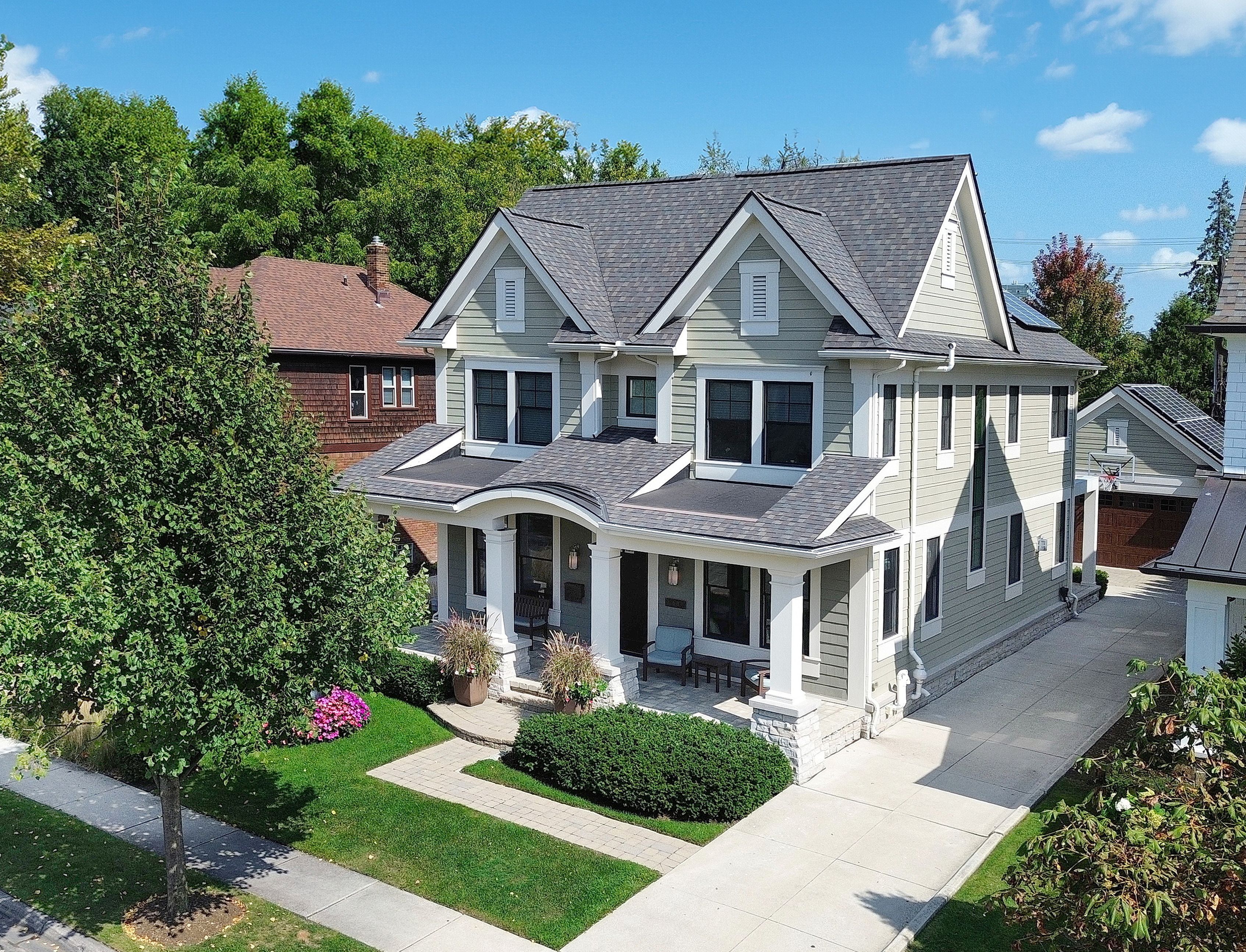 Henrietta St, Birmingham, MI 48009