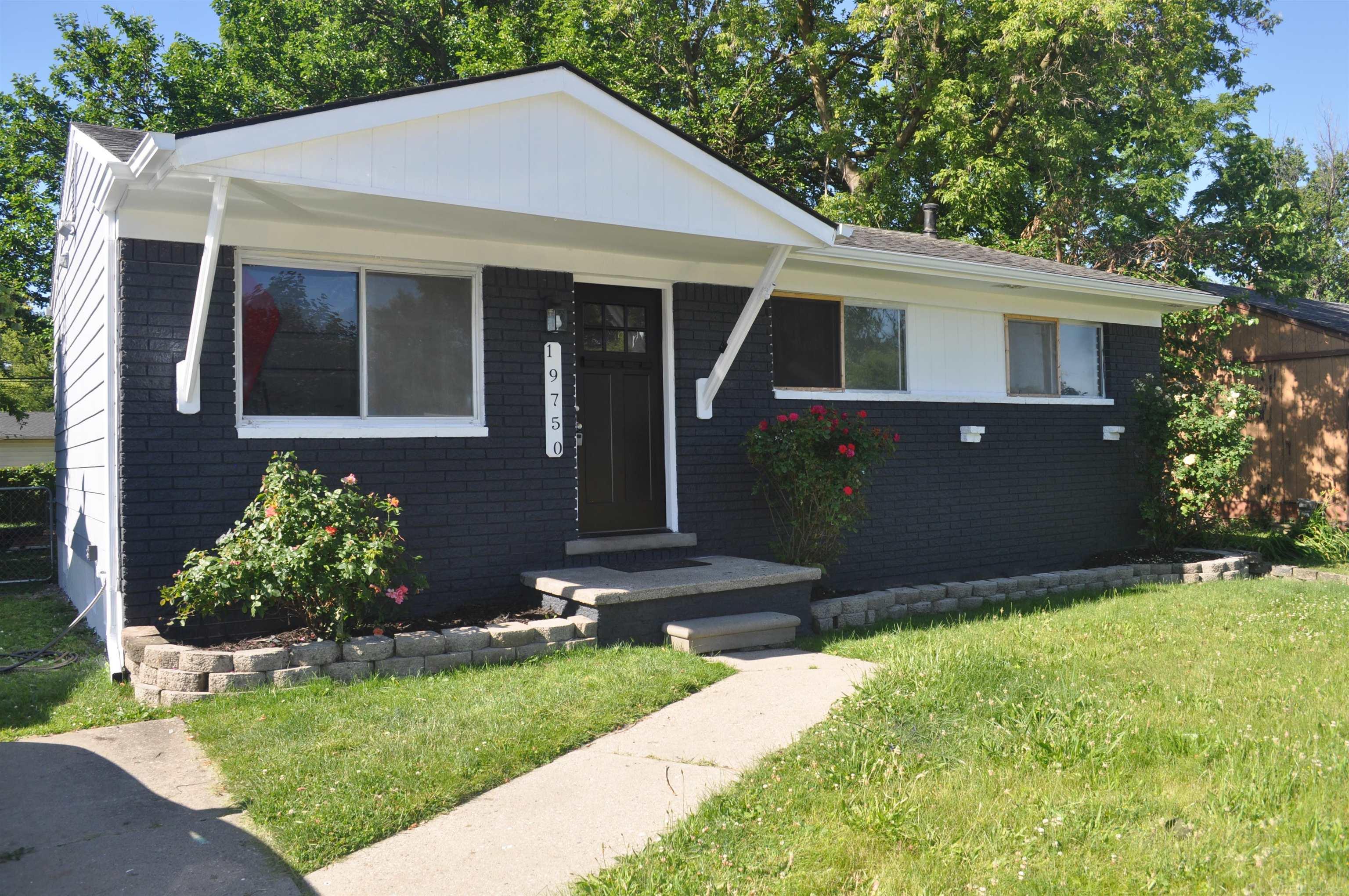 Williamson St, Clinton Township, MI 48035