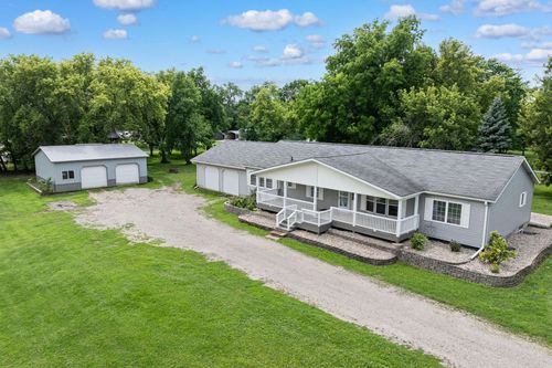 403 W Margaret St, Fairmont, MN, 56031-1518 | Card Image