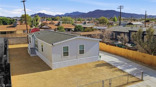 204 Mojave Ln, Henderson, NV, 89015-5516 | Card Image