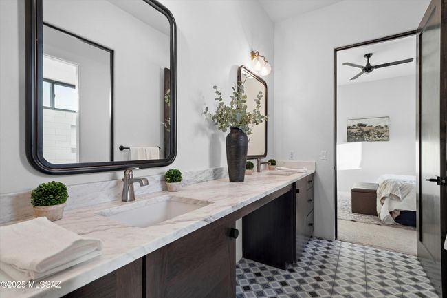 Jack and Jill Bathroom | Image 35