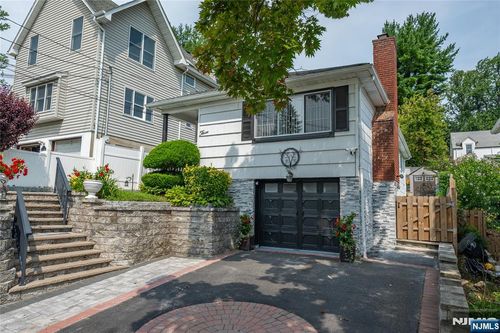 3 Byrne Rd, West Orange, NJ, 07052-4003 | Card Image