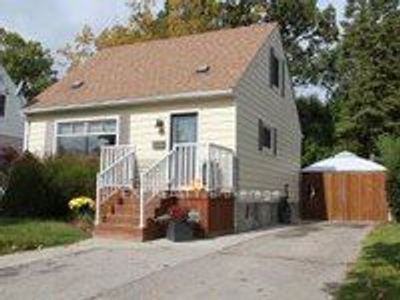 58 Stevenson Ave, House other with 2 bedrooms, 1 bathrooms and 3 parking in London ON | Image 1