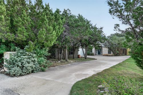 4 Cedarwood Cir, Wimberley, TX, 78676-2808 | Card Image