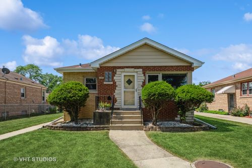 7430 Keeler Ave, Skokie, IL, 60076-3806 | Card Image
