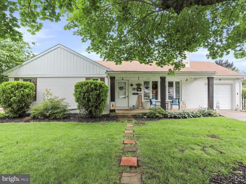 107 N Delaware Ave, MARTINSBURG, WV, 25401-2048 | Card Image