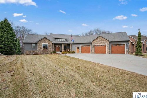 39 Deerwood Ct, North Mankato, MN, 56003-6100 | Card Image