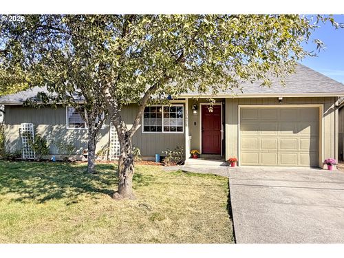 15698 Se 98th Ave, Clackamas, OR, 97015-9155 | Card Image