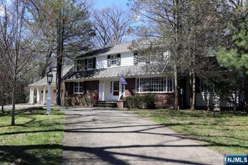 435 Carlton Rd, Wyckoff, NJ, 07481-1240 | Card Image