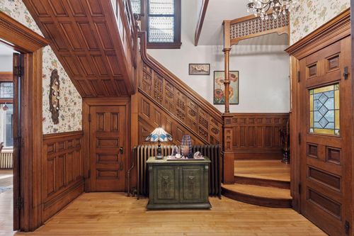 957 Ashland Ave, Saint Paul, MN, 55104-7019 | Card Image