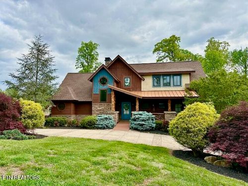 305 Foxwood Dr, Caryville, TN, 37714-3336 | Card Image