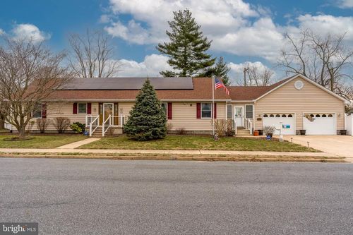 733 Huston St, SEAFORD, DE, 19973-1217 | Card Image