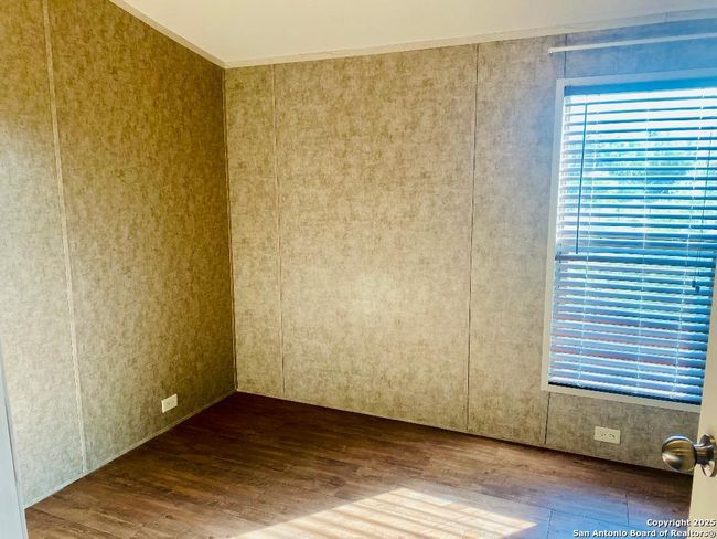 698 Forest Creek Rd, House other with 3 bedrooms, 2 bathrooms and null parking in Devine TX | Image 17