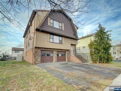 102 Gall Ct, Elmwood Park, NJ, 07407-2738 | Card Image