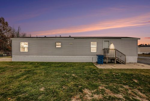 622 S Trout St, Newaygo, MI, 49337-8542 | Card Image