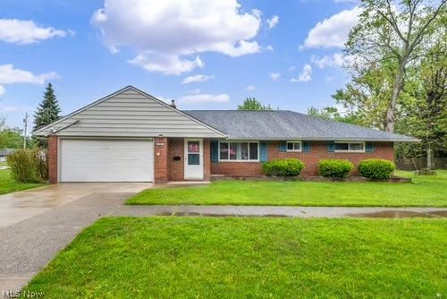 523 Jeannette Dr, Richmond Heights, OH, 44143-2625 | Card Image
