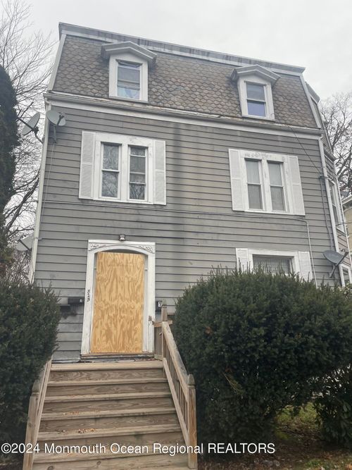 825 1st Pl, Plainfield, NJ, 07060-2526 | Card Image