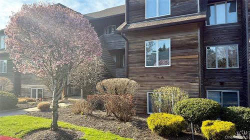 508 Fox Hill Dr, Baiting Hollow, NY, 11933-9509 | Card Image