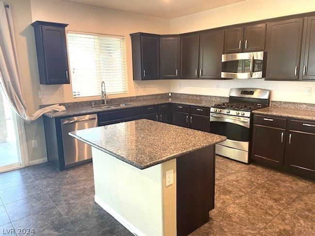 351 Caneflower Ct, House other with 5 bedrooms, 3 bathrooms and null parking in North Las Vegas NV | Image 9